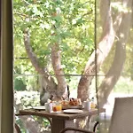 Appart hôtel Argilos *