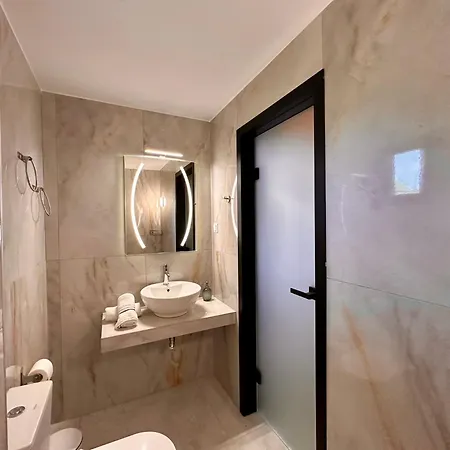 Aparthotel Argilos *