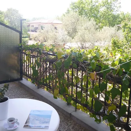 Ξενοδοχείο με διαμερίσματα Argilos Ασπροβάλτα