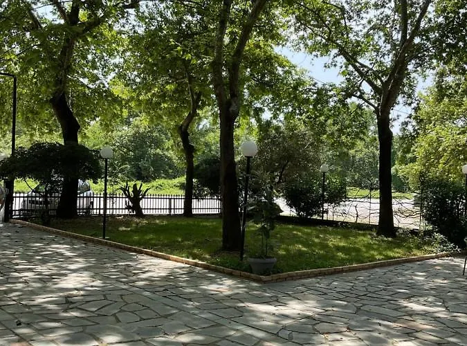 Argilos Appart hôtel *